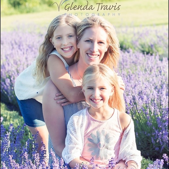 Meet your Posher, Stephanie - Picture 1 of 1